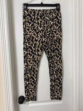 Emme jordan camo cheetah print black tan leggings size L